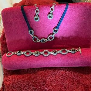 Lia Sophia Vintage 3 pc necklace earrings and bracelet set antique gold w stones